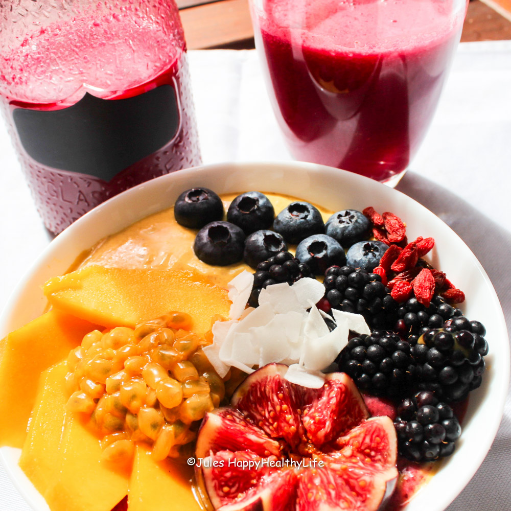 Recipe for Breakfast Bowl - Mango Turmeric Oatmeal Smoothie Bowl - gluten free & vegan