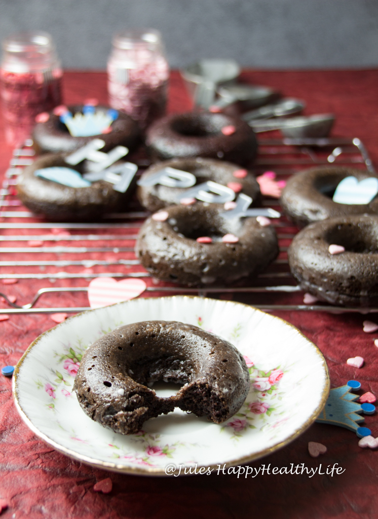 Gebackene Schoko Donuts sind kalorienarmer als frittierte Donuts - Glutenfreies Rezept
