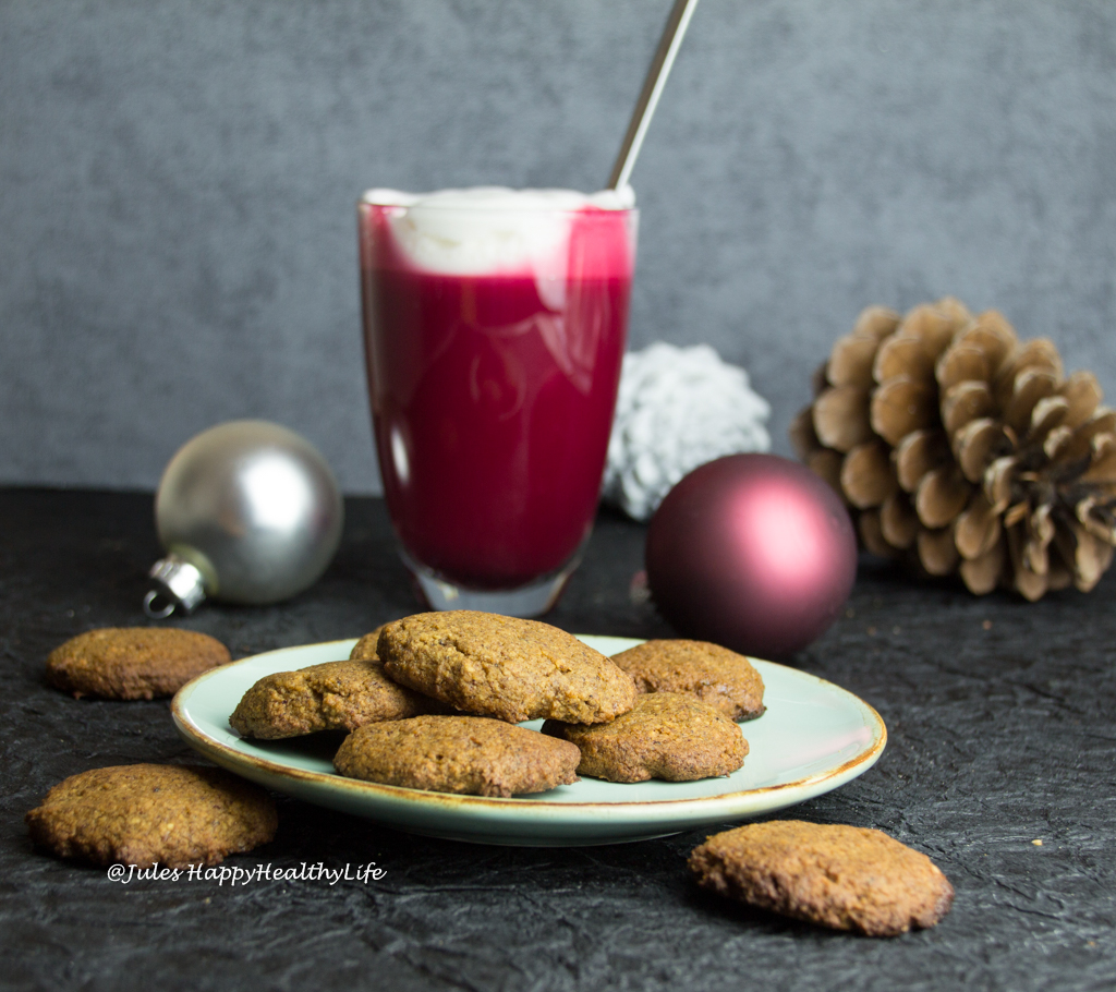 Gingersnap Cookies glutenfree and Beetroot Latte