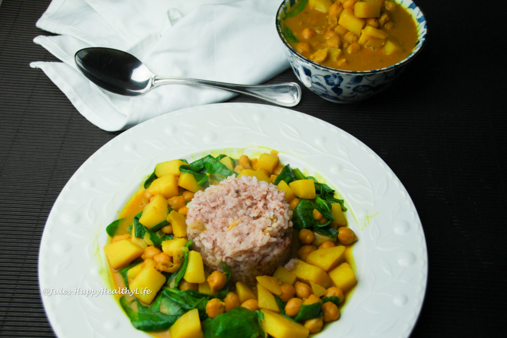 Schnelles veganes Gericht - Kurkuma Kichererbsen Curry mit Spinat und Kartoffeln