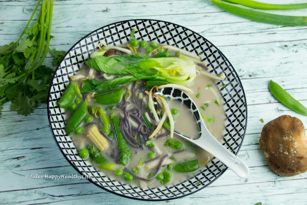 Healthy benefits of Tom Kha Gai with galangal root