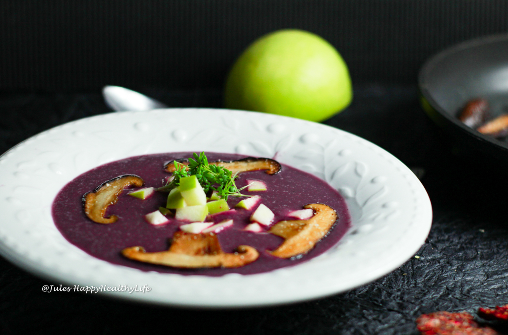 vegan, gluten free Red Cabbage Soup with Shiitake Mushrooms with Granny Smith Apple